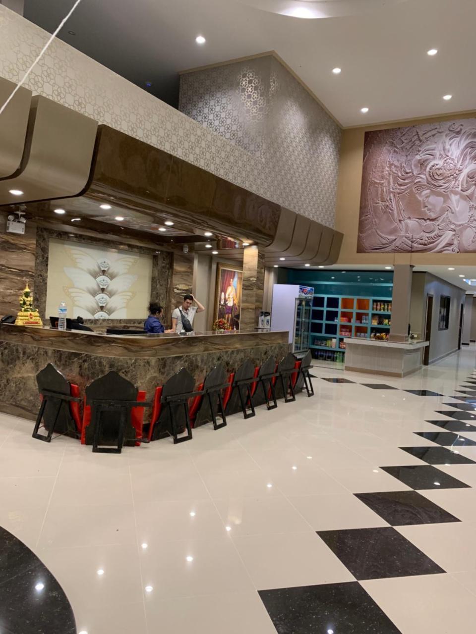โรงแรมมาลินี Surin Ngoại thất bức ảnh