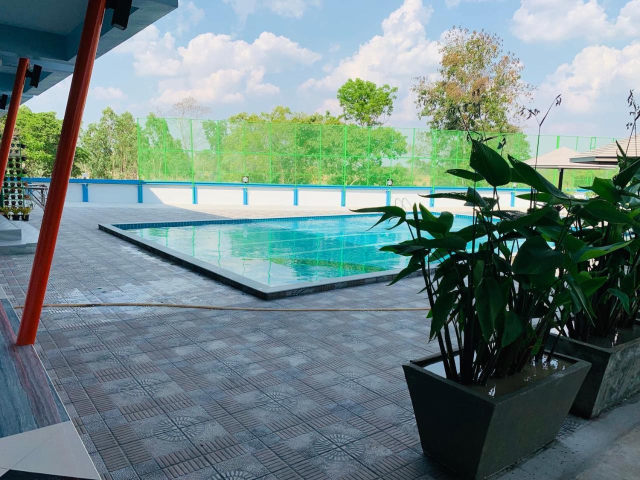โรงแรมมาลินี Surin Ngoại thất bức ảnh
