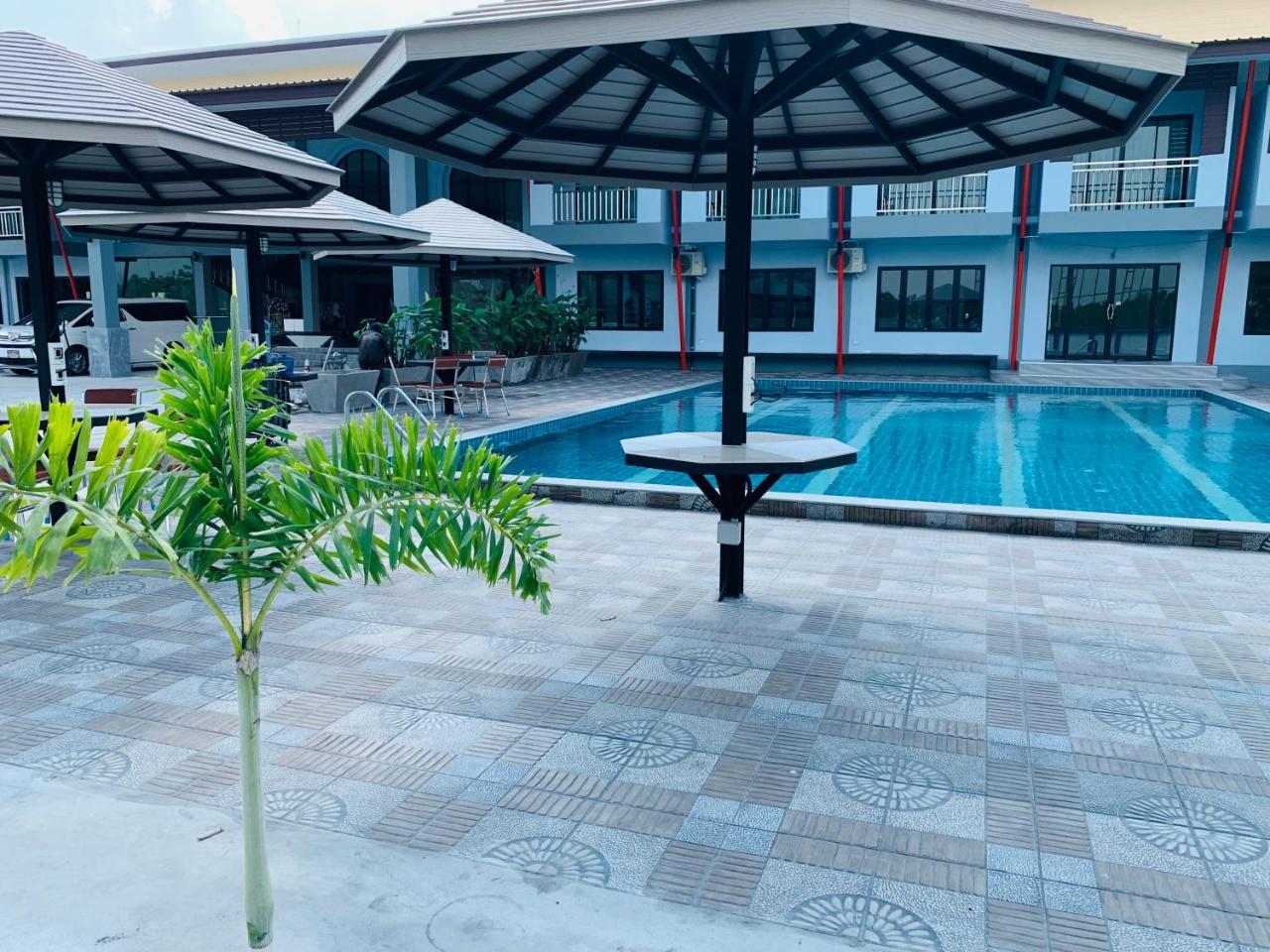 โรงแรมมาลินี Surin Ngoại thất bức ảnh